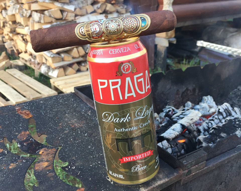 тёмная PRAGA и сигары от SIGLO DE ORO — интересное сочетание …