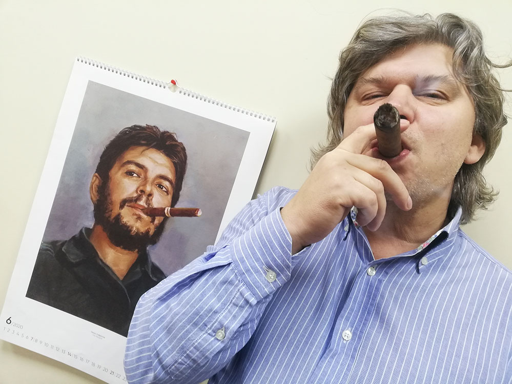 Наступило лето и мы перевернули очередную страницу календаря от SIGLO DE ORO (там был портрет Че Гевара),  и мы закурили сигару и знаете … Так можно жить!