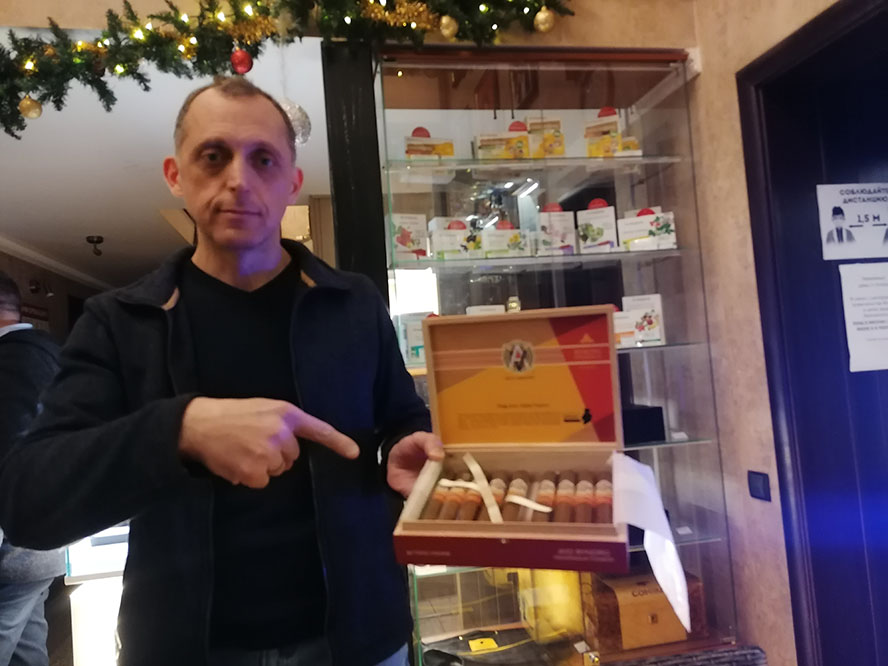 «Сигары и Виски» на Маяковской —  Ром и сигары!