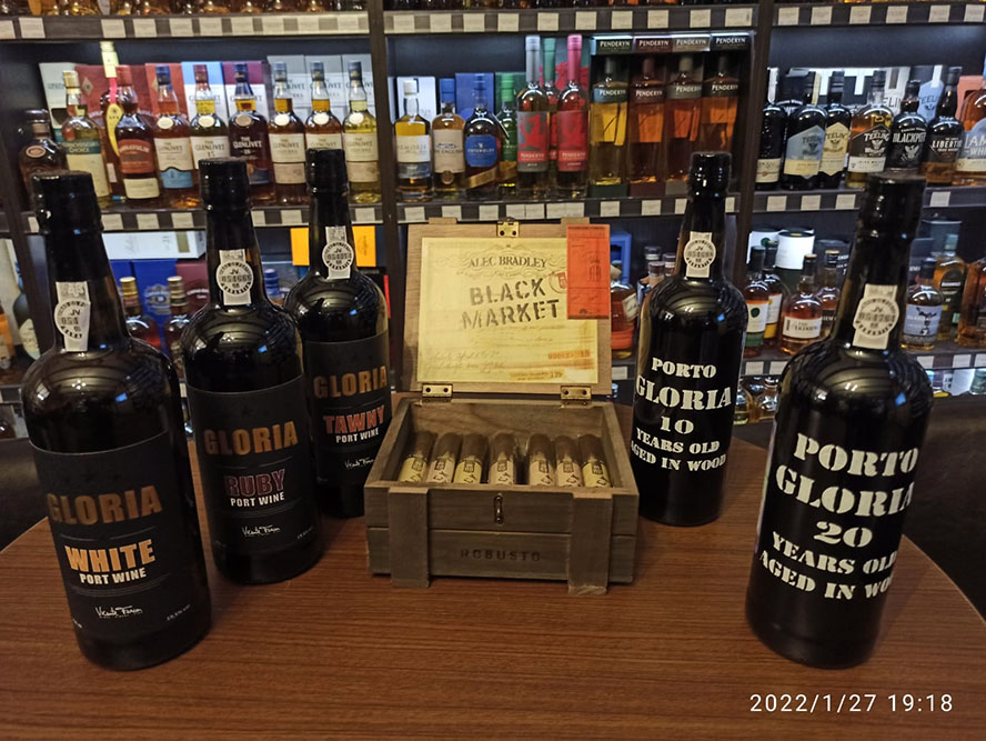 Porto Gloria и Alec Bradley Black Market в «Сигары и Виски» на Маяковской