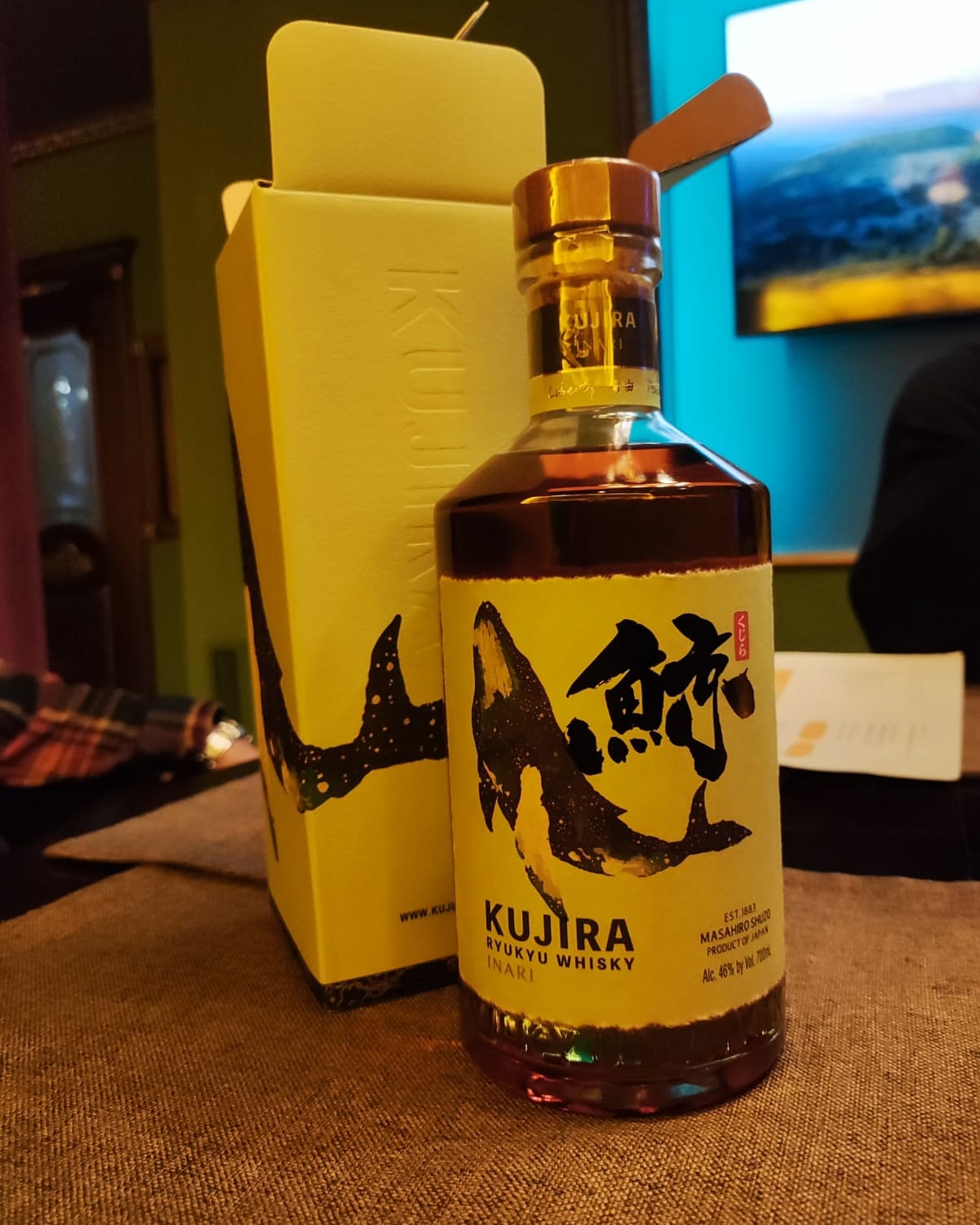 Алкогольные Новости — Виски Кудзира Рюкю Инари, в подарочной упаковке, 0.7л